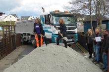 Leiths donate 10 tonnes of Quarry Dust to the Tigh Na Drochaid Garden Revamp Project in Portree